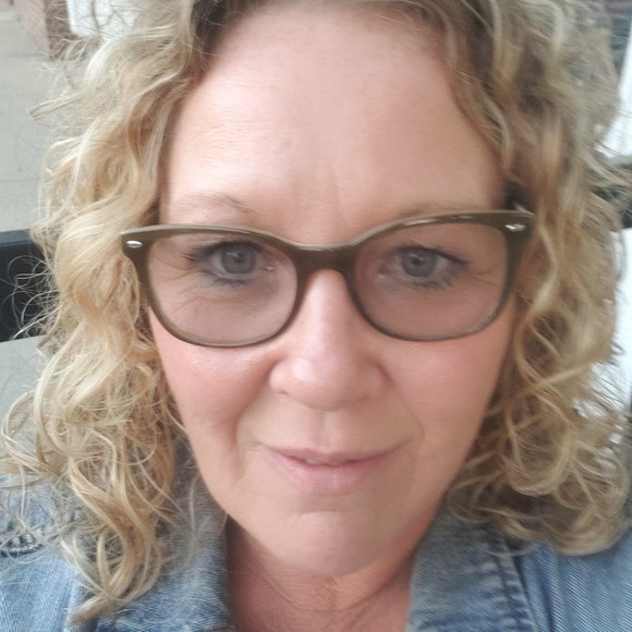 Meet your Posher, Lisa - Picture 1 of 1